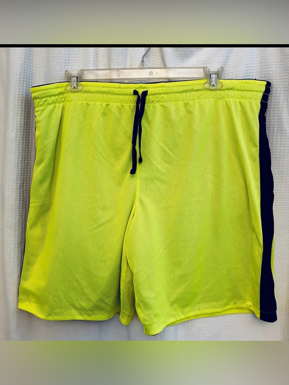 Starter reversible basketball shorts/Xl 40-42/insane 10.5”
